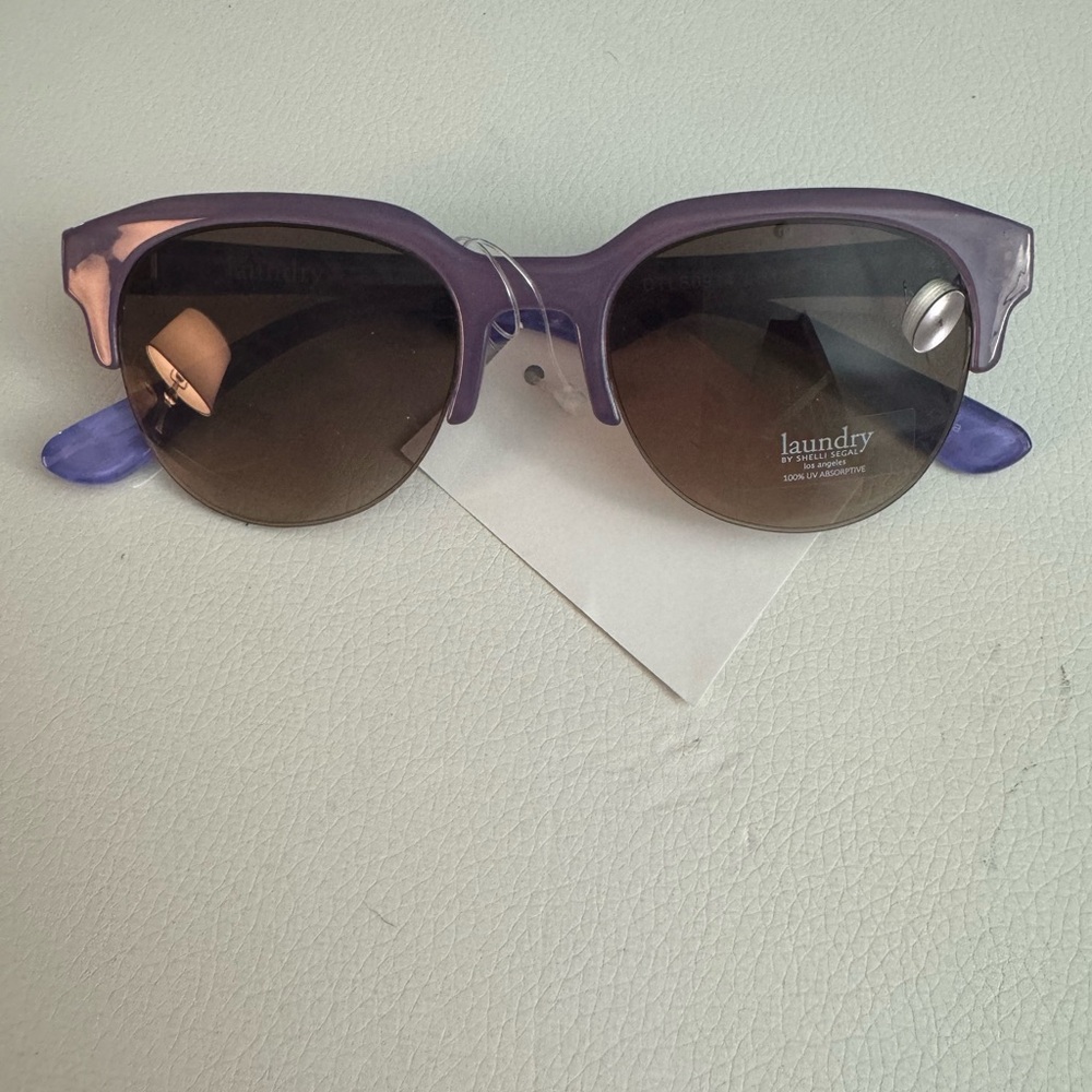 Laundry by Shelli Segal purple animal print sunglasses